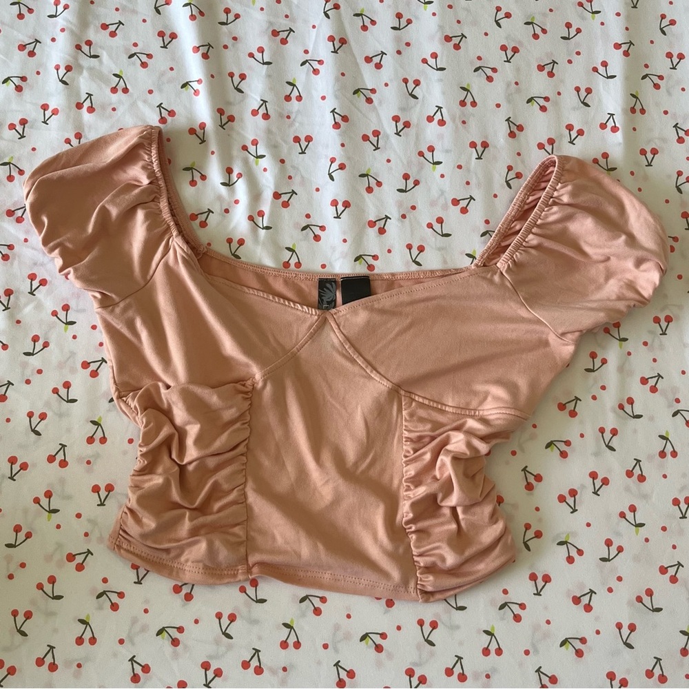 pink top